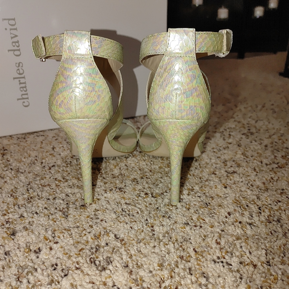 CHARLES DAVID ICON MINT SNAKE SANDAL 7.5 - Picture 8 of 12